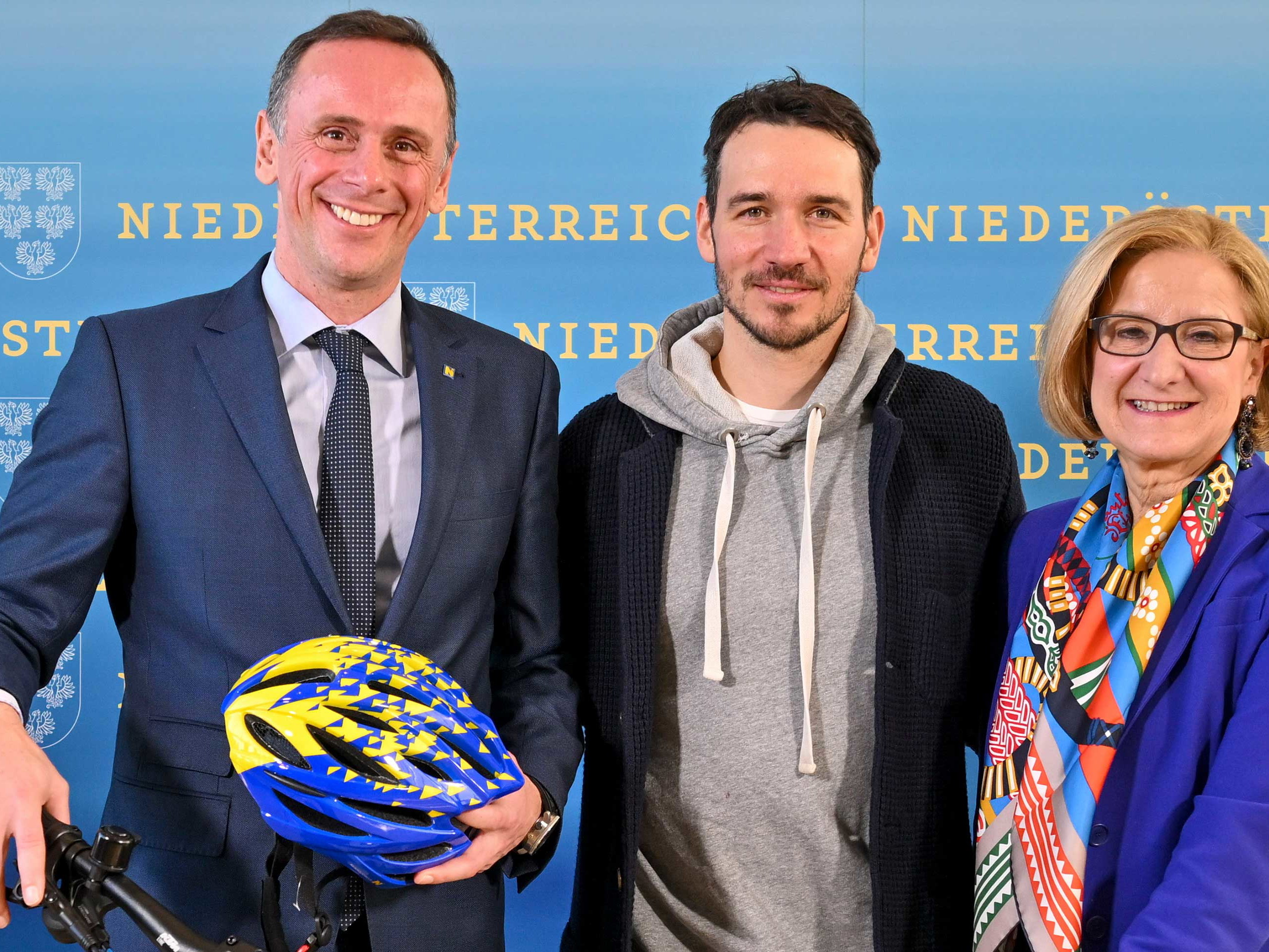 &nbsp;Tourismuslandesrat Jochen Danninger, Felix Neureuther und Landeshauptfrau Johanna Mikl-Leitner freuen sich auf die Zusammenarbeit.