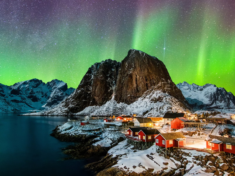 Polarlichter kommen sowohl in nördlichen Breiten als auch auf der Südhalbkugel vor.