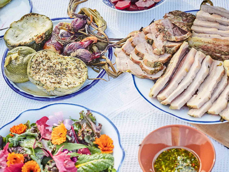 Herrlich saftiges Fleisch und Gemüse aus dem Ofen.