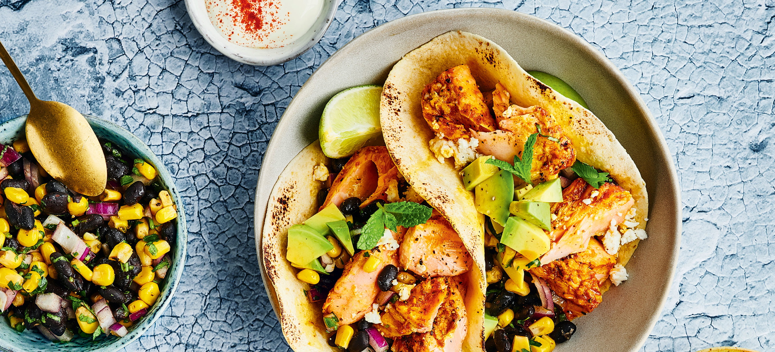Bunter Augenschmaus: Tacos mit gegrilltem Lachs.
