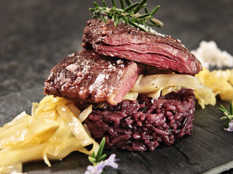 Wagyuskirtsteak / Marillenkraut