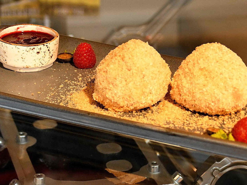 Die Zwetschgenknödel sind sowohl als Hauptspeise wie auch Dessert geeignet.