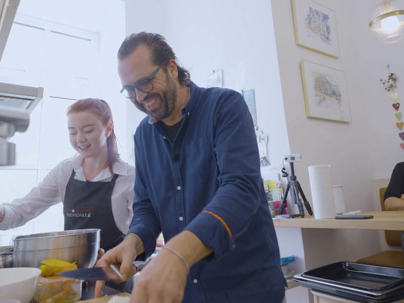 Kabarettist Gerald Fleischhacker und Spitzenköchin Viktoria Fahringer.