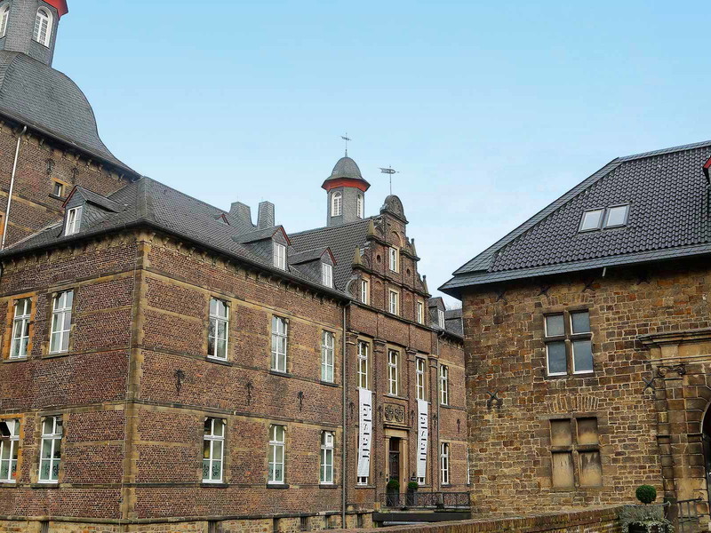 Der Schauplatz der Falstaff WeinTrophy: Schloss Hugenpoet.