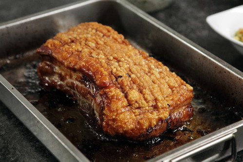 Schweinebauch mit herrlicher Kruste.