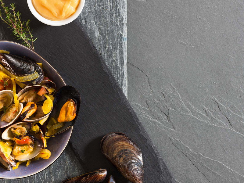 Muscheln mit Püree und Sauce