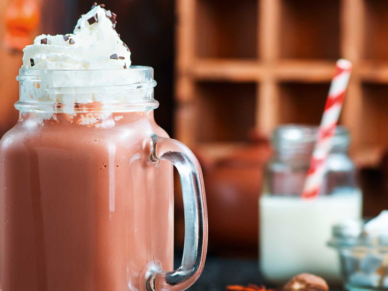 Bei winterlicher Kälte am besten mit einem heißen Nougat Latte aufwärmen.