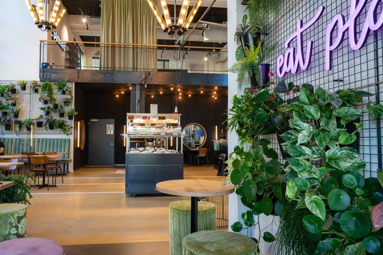 Das Restaurant «planted.bistro by Hiltl» im Valley in Kemptthal