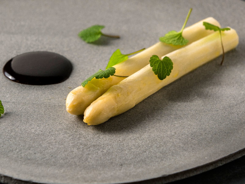 Spargel trifft&nbsp;Schwarzwurzel: Ein außergewöhner Genuss.&nbsp;