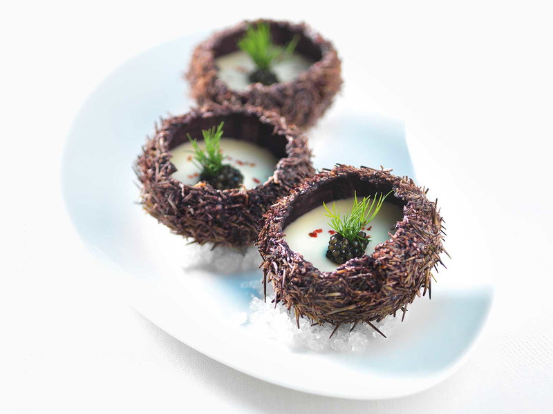 Stachelig: Peter Knogls Seeigel sind delikat gefüllt.