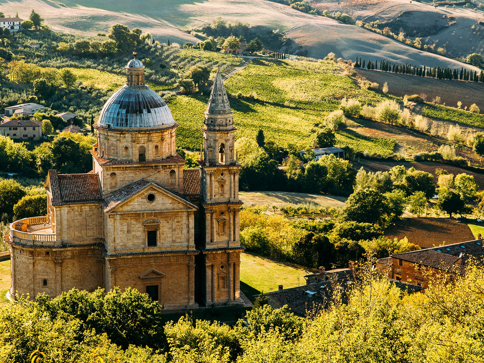 Majestätisches Bauwerk inmitten der Weinberge von Montepulciano: Tempio di San Biagio.
