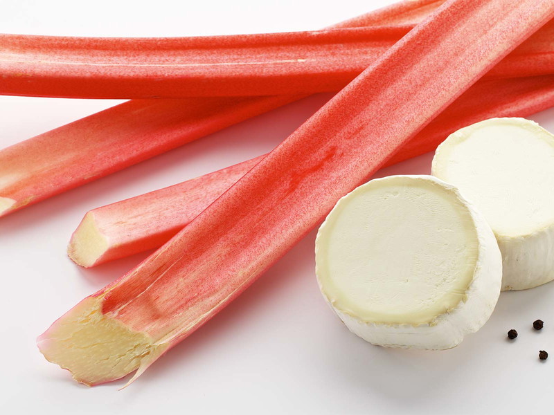 Roasted Rhubarb with Port Wine &amp; Goats Cheese au Gratin