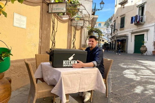 In Italien entfacht nicht nur die schwarze Box Emotionen bei Tim Mälzer.