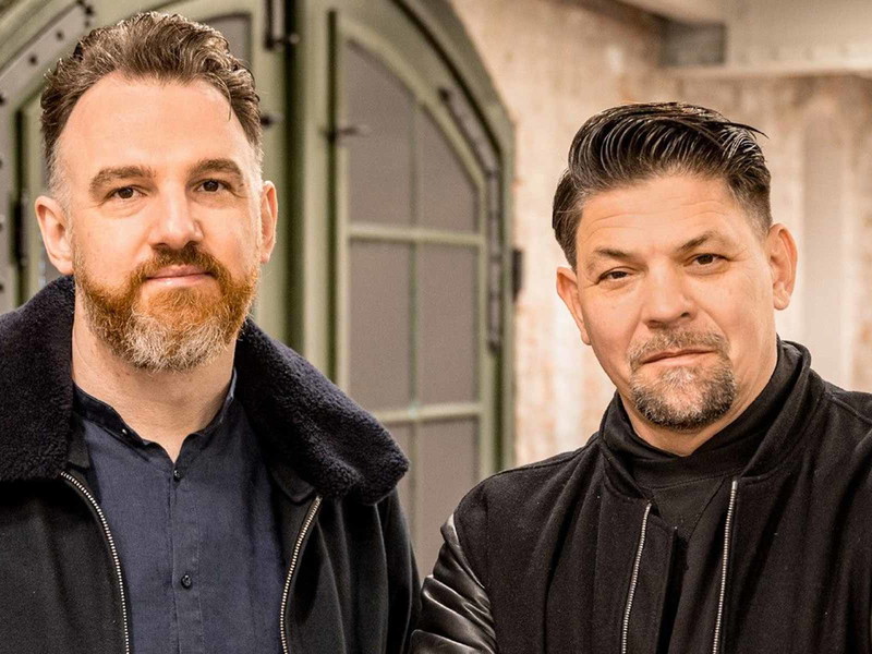 Trotz ungeahnter Herausforderungen und höchster Nervosität bezwingt Mälzer den Profi-Patissier René Frank in Folge 2.