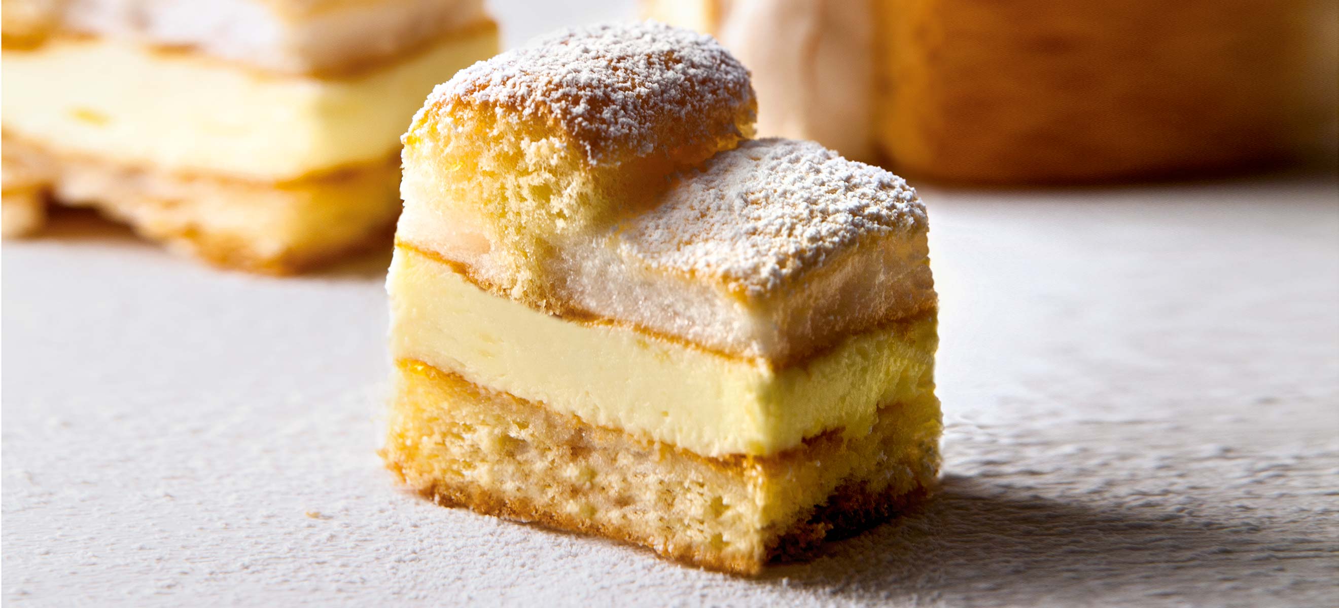 Cardinal Slices with Vanilla Cream - Recipes - Falstaff