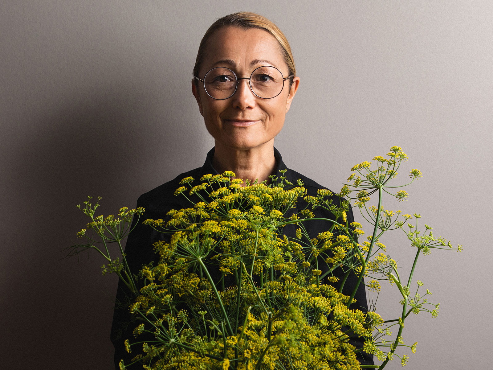 Spitzenköchin Tanja Grandits bietet in ihrem Stucki-Laden feine Köstlichkeiten – von Apéro Snacks über Gewürze bis hin zu Teemischungen.