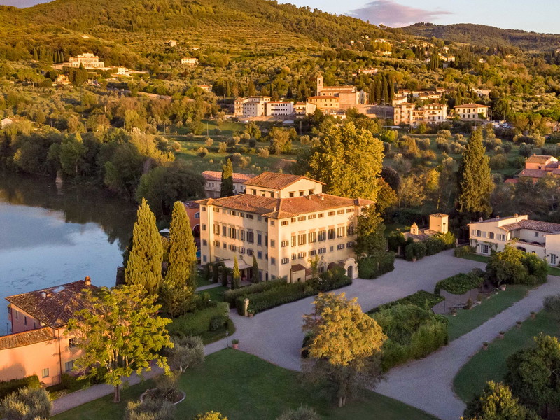 Die »Villa la Massa« liegt eingebettet von den Hügeln des Chianti direkt am Arno.