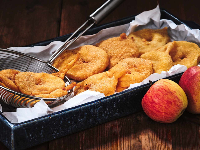 Fried&nbsp;apple wedges