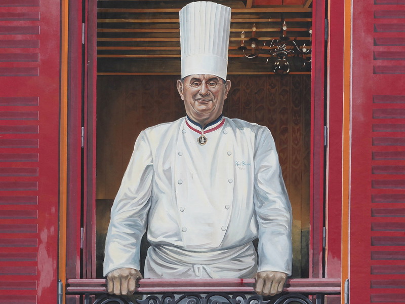 Paul Bocuse, Hausherr des »L’Auberge du Pont de Collonges«, das 2020 nach 55 Jahren seinen dritten Stern abgeben musste.