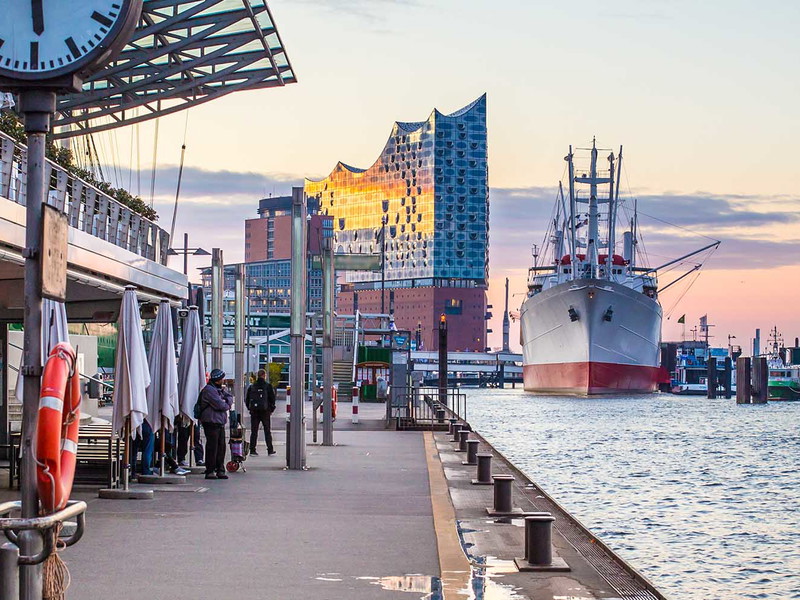 In Hamburg gibt es weit mehr Leckereien als nur Fischbrötchen.