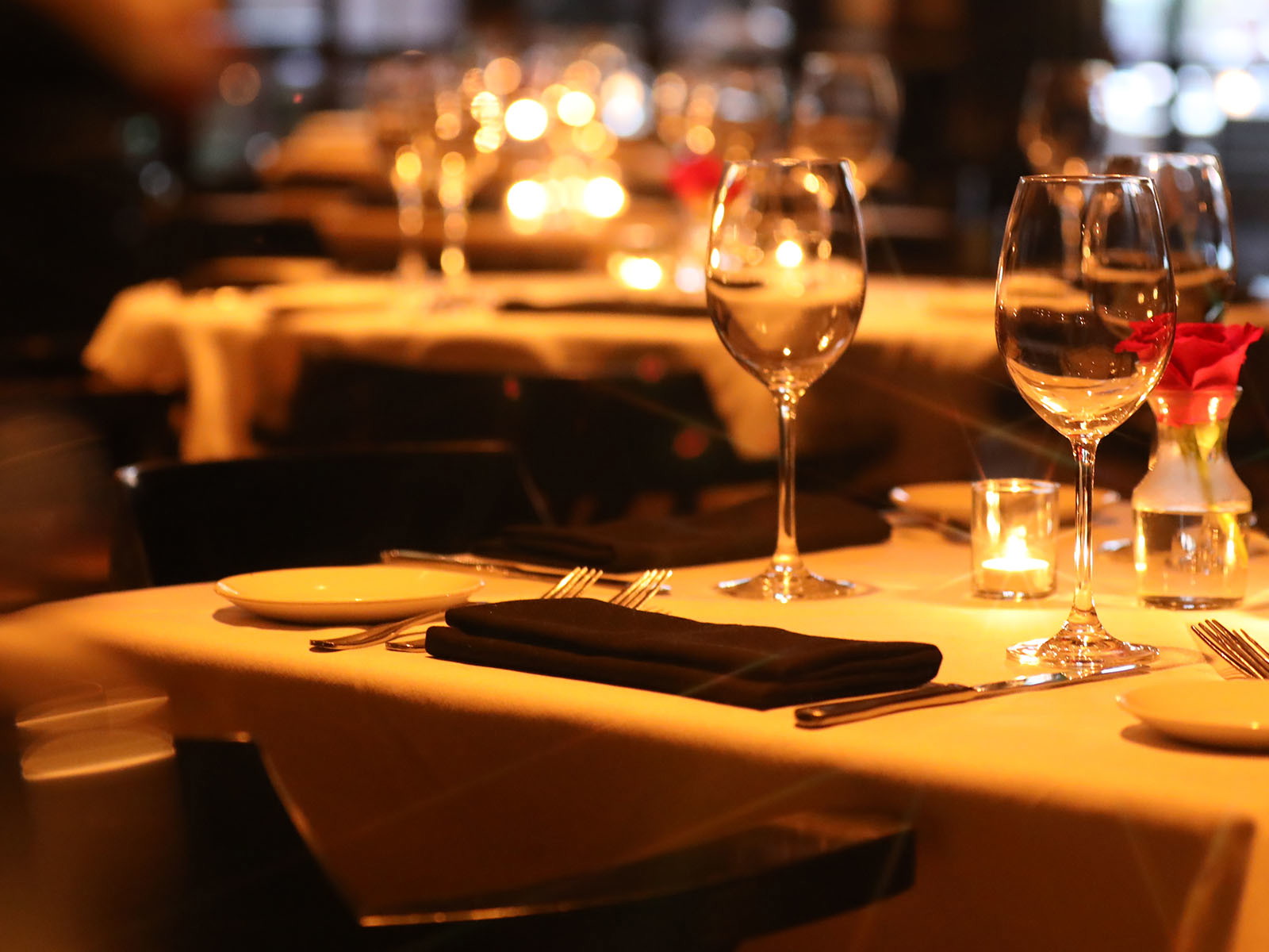 In Hamburg finden Gourmets jede Menge Restaurants für besondere Anlässe.