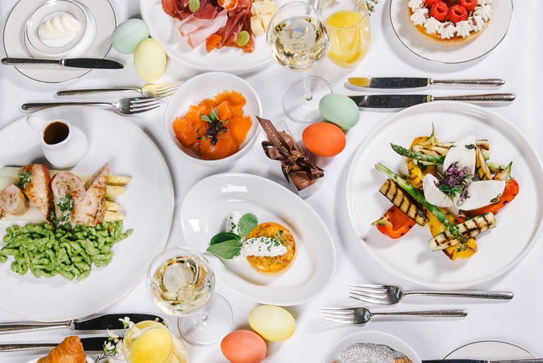 Im «Park Hyatt Zürich» wird ein spezielles Osterfrühstück serviert.