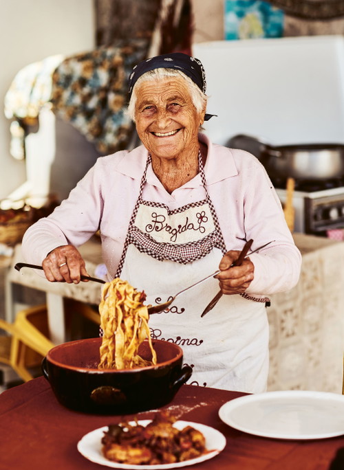 Fettuccine mit geschmortem Kaninchen aus Ischia.