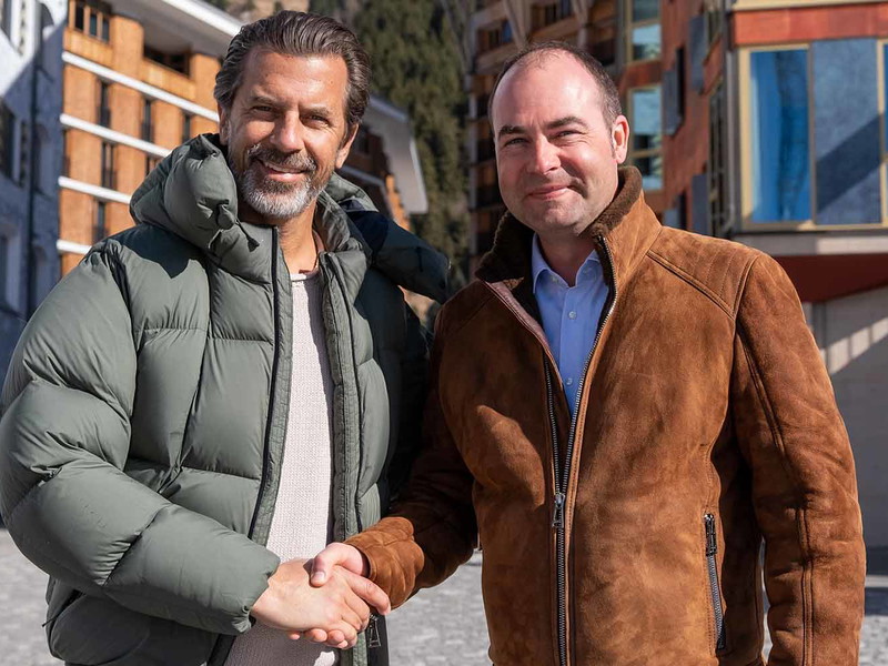 Andreas Caminada mit Raphael Krucker von der Andermatt Swiss Alps AG.
