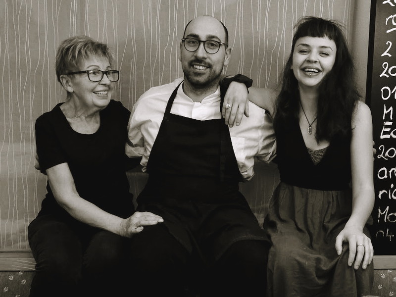 »Grande Dame« Anna Pils, Rafael Gründlinger-Pils und Tina Pils