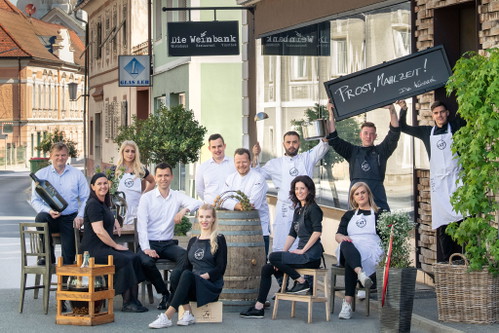 Christian Zach und Gerhard Fuchs mit Team.