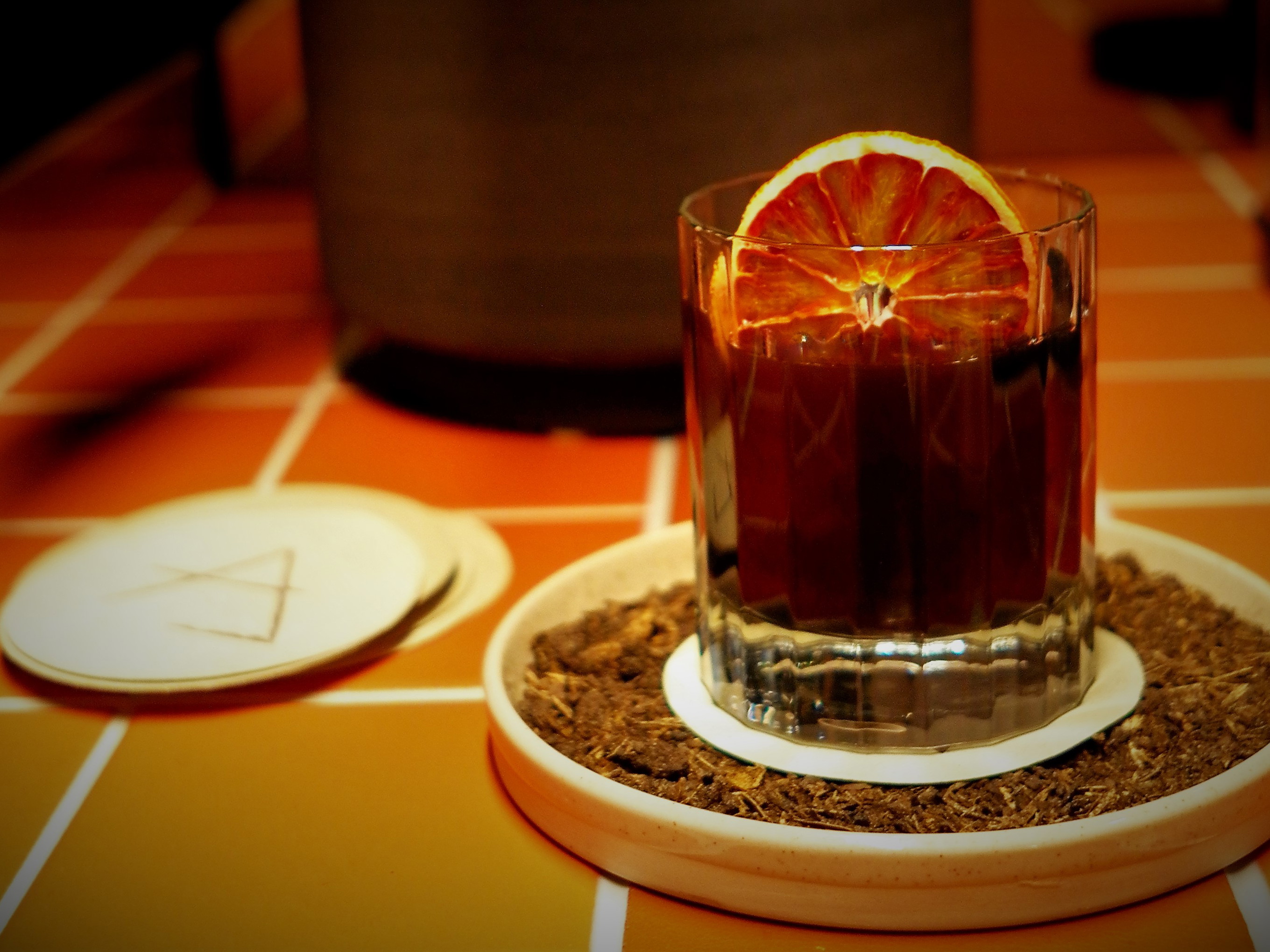 In der »Terra« Bar können sich Gäste unter anderem auf einen Black Negroni freuen.