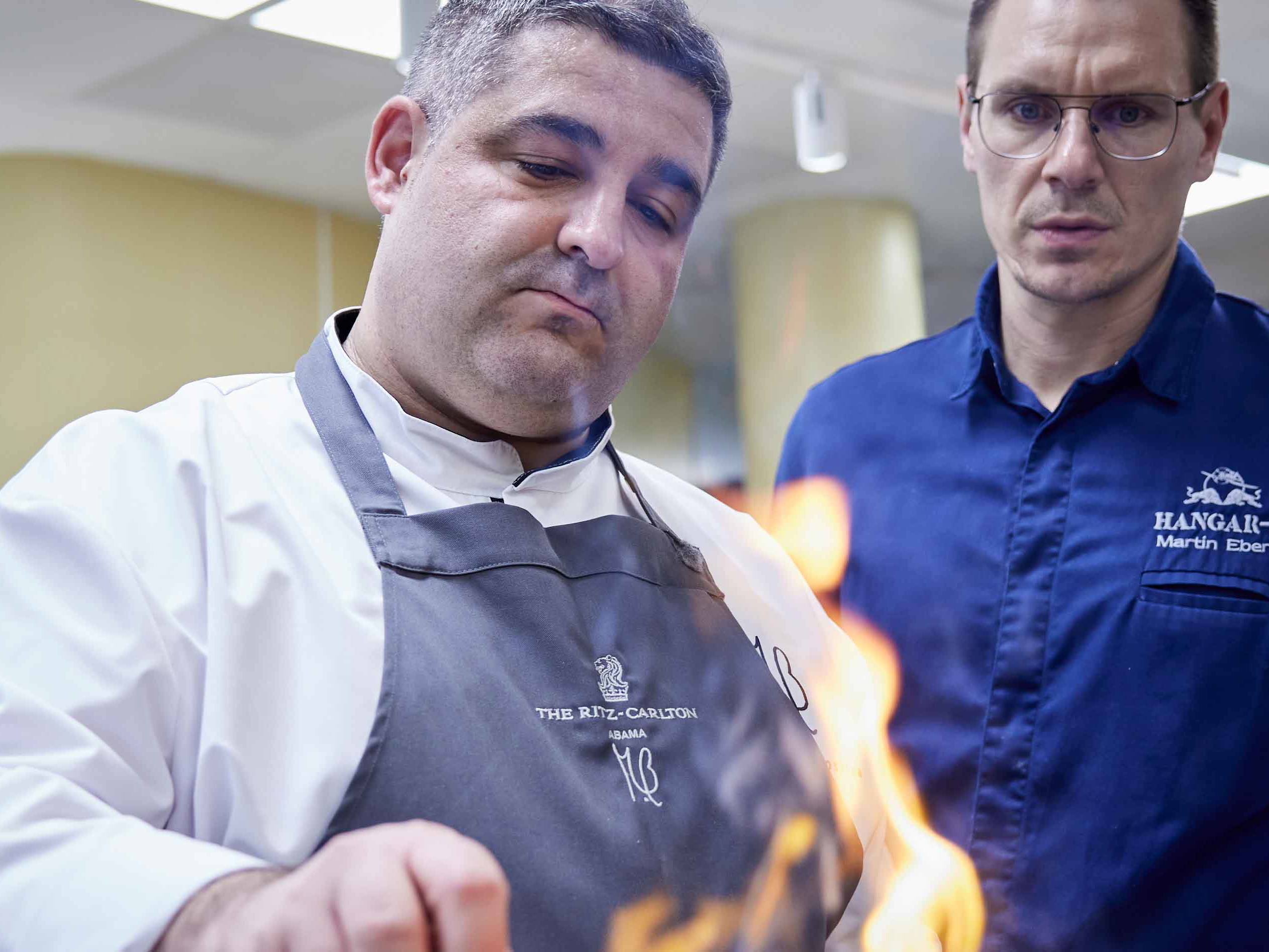 Erlantz Gorostiza vom »Restaurant M.B. im The Ritz Carlton « auf Teneriffa gastiert im »Ikarus«.