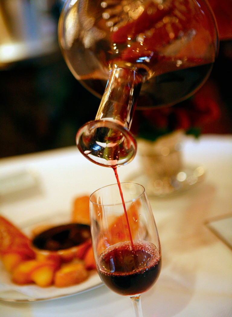 Untypisch für ein dreisterniges Restaurant: Sowohl das Essen als auch der Wein werden nach Karte bestellt.