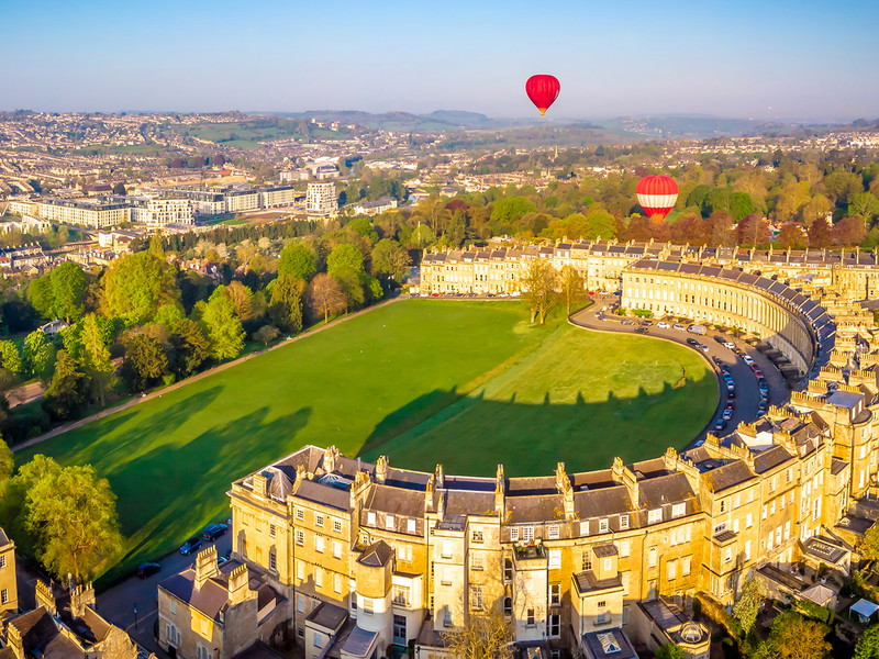 Royal crescent house in Bath, England