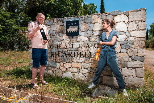 Bruno Pellegrini (l.) und dessen Tochter Ophélie Nègre produzieren auf Château Ricardelle regionaltypische Weine. Ihr Gut befindet sich unweit der Stadt Narbonne.