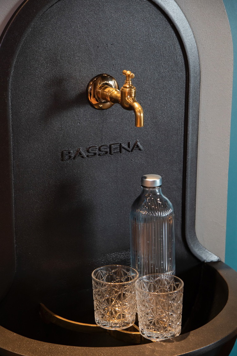 Der eigentliche Star des Abends und der Zukunft des Hauses: Die Bassena in der Hotellobby.
