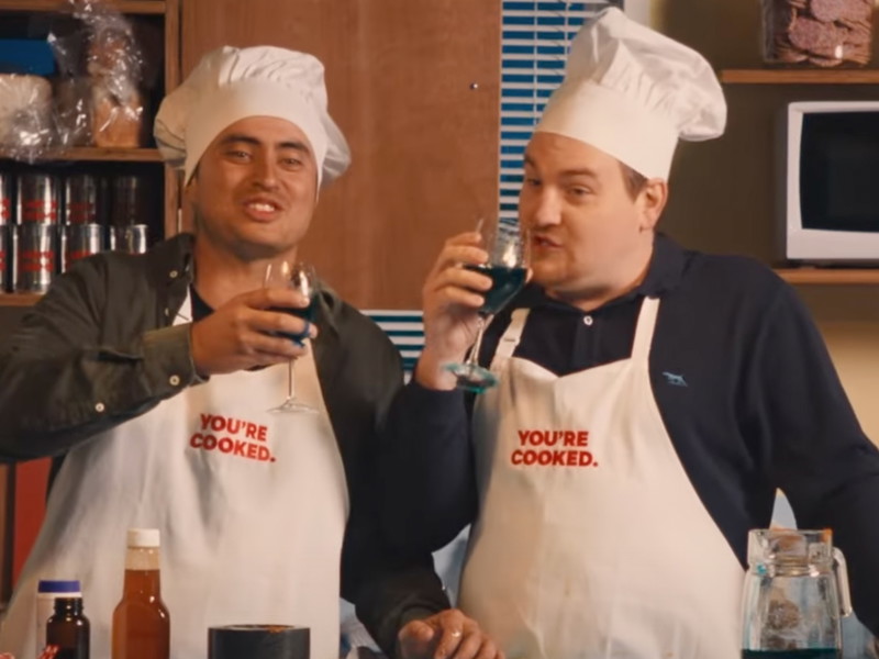  »You’re cooked« lautet der Titel des Kochbuchs.