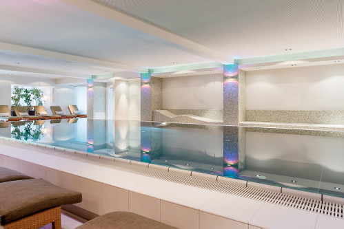 »Frühjahrsputz« von innen: Auch Saunagänge in der Saunalandschaft des »la pura Women‘s Health Resort« samt großem Indoor-Pool regen die Entgiftung des Körpers an.