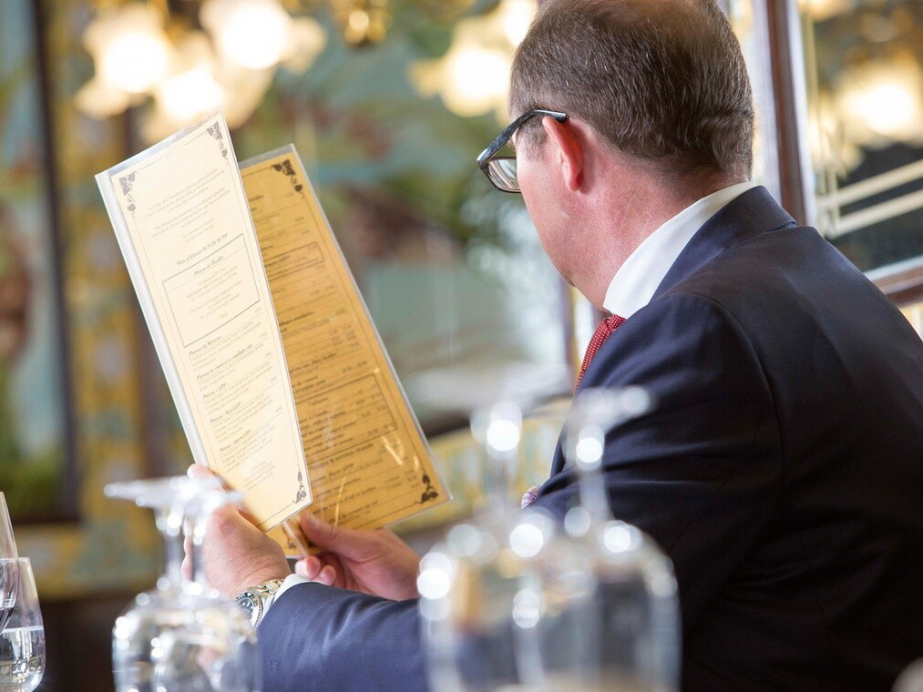 Ralf Flinkenflügel testet Restaurants anonym. Daher will er unerkannt bleiben.