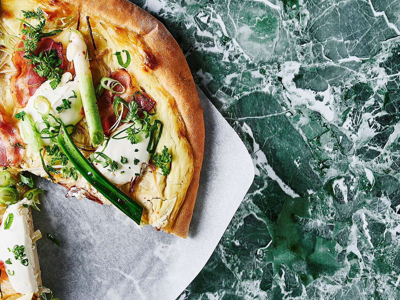 Flammkuchen nach Elsässer Art von Andreas Caminada. 