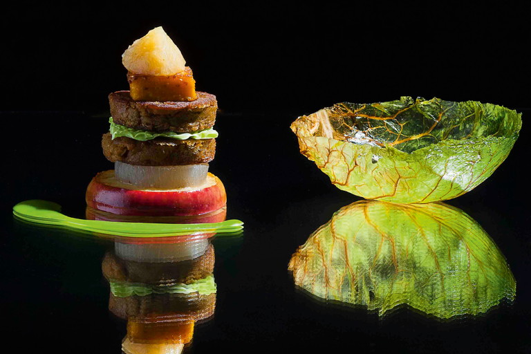 «Oh my dear Planet» heisst ein Gang von Pietro Leemann, dem Pionier für vegetarische Haute Cuisine.