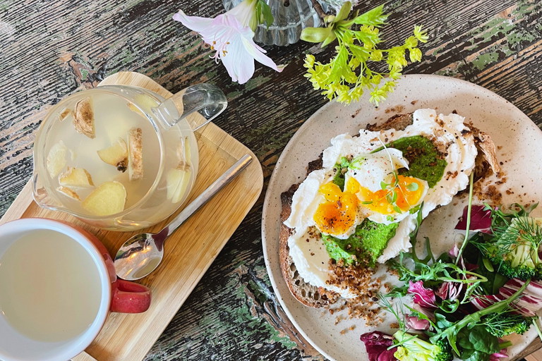 Breakfast at Cafe Letka, Prague