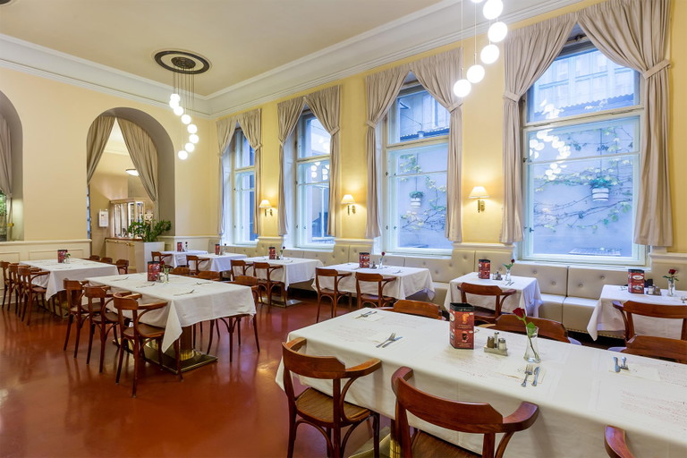 Café Louvre, Prague