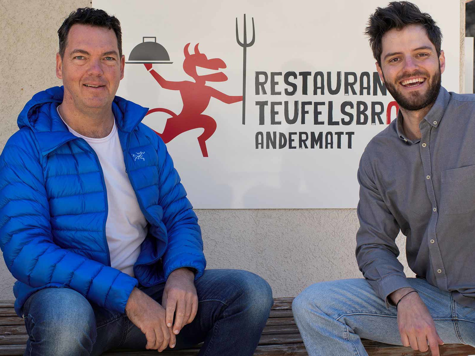 Spitzenkoch David Krüger mit und Maximilian Baumann. 