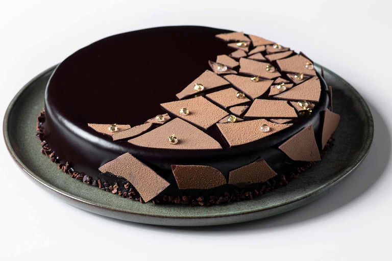 Die «Dolder«-Torte gibt es auch als Take-Away.