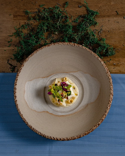 Teller im Restaurant »Fernandõ Gastrotheque«.