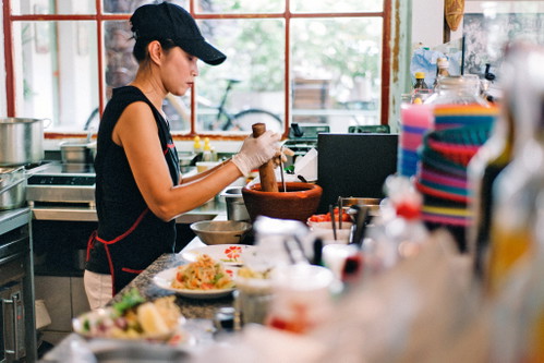 »Mamamon Thai Eatery«: 
Das kleine Lokal bietet große Geschmackserlebnisse. Kein Wunder, dass die wenigen Tische heiß begehrt sind.