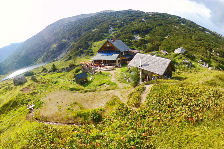 Die Pühringerhütte punktet mit toller Aussicht und einem umfangreichen Speisenangebot.