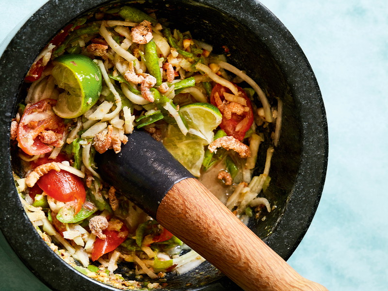 Fake-Papayasalat »Som Tam« mit Kohlrabi