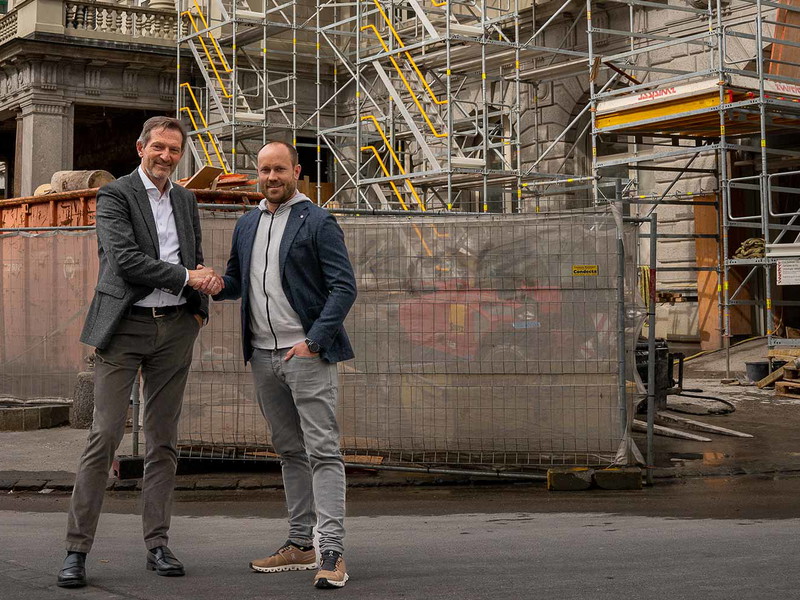 René Popp, Geschäftsführer bei Globus St. Gallen, mit Spitzenkoch Tobias Funke.  